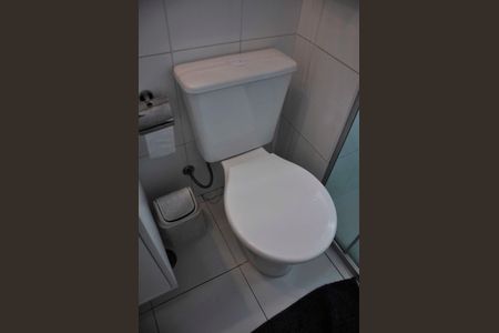 Apartamento à venda com 74m², 3 quartos e 2 vagas Apartamento à venda com 74m², 3 quartos e 2 vagasDetalhe - Banheiro Social