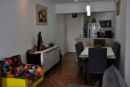 Apartamento à venda com 74m², 3 quartos e 2 vagas Apartamento à venda com 74m², 3 quartos e 2 vagasDetalhe - Sala de Jantar