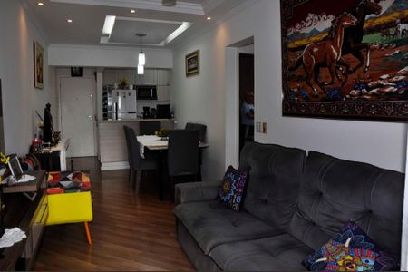 Apartamento à venda com 74m², 3 quartos e 2 vagas Apartamento à venda com 74m², 3 quartos e 2 vagasDetalhe - Sala