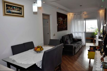 Apartamento à venda com 74m², 3 quartos e 2 vagas Apartamento à venda com 74m², 3 quartos e 2 vagasDetalhe - Sala de Jantar