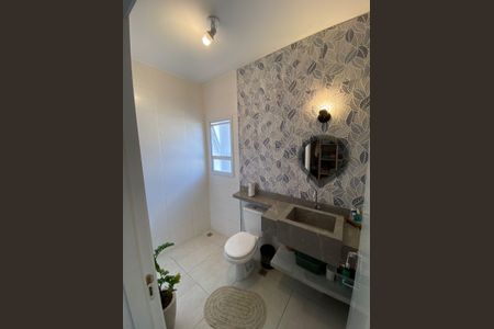 Banheiro de casa de condomínio à venda com 3 quartos, 117m² em Cidade Nova, Jundiaí