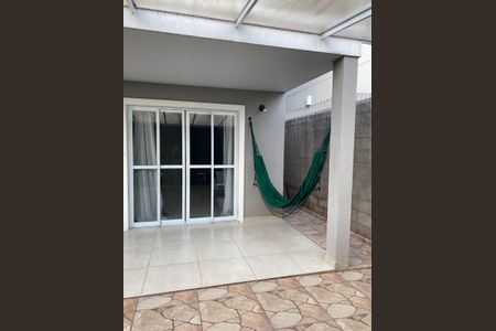 Casa de condomínio à venda com 117m², 3 quartos e 2 vagasÁrea externa