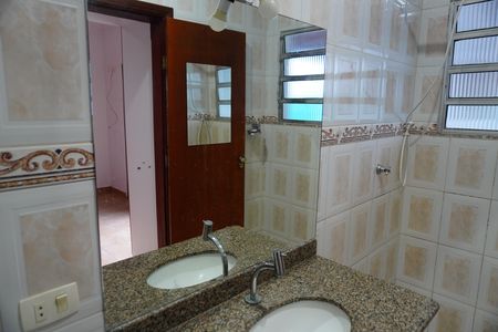 Casa para alugar com 88m², 3 quartos e 2 vagasBanheiro da Suíte
