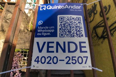 Apartamento à venda com 85m², 3 quartos e sem vaga Apartamento à venda com 85m², 3 quartos e sem vagaPlaquinha