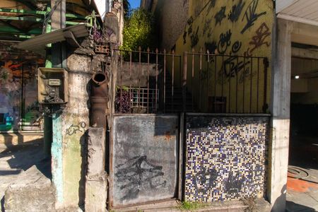 Apartamento à venda com 85m², 3 quartos e sem vaga Apartamento à venda com 85m², 3 quartos e sem vagaFachada