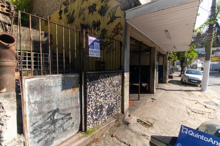 Apartamento à venda com 85m², 3 quartos e sem vaga Apartamento à venda com 85m², 3 quartos e sem vagaPlaquinha