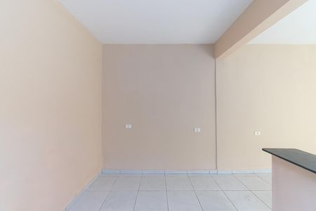 Casa para alugar com 35m², 1 quarto e sem vaga Casa para alugar com 35m², 1 quarto e sem vagaSala