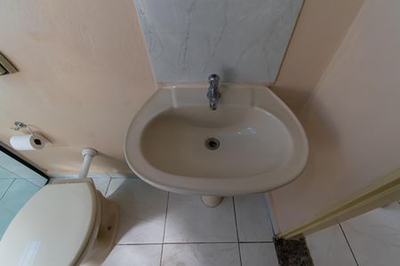 Casa para alugar com 35m², 1 quarto e sem vaga Casa para alugar com 35m², 1 quarto e sem vagaBanheiro