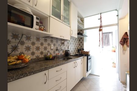 Apartamento à venda com 80m², 3 quartos e 2 vagasCozinha