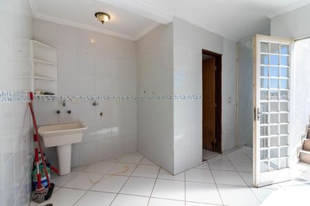 Casa à venda com 85m², 3 quartos e 1 vagaÁrea de Serviço 2