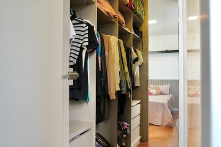 Apartamento à venda com 90m², 3 quartos e 2 vagas Apartamento à venda com 90m², 3 quartos e 2 vagasQuarto 2 - Closet