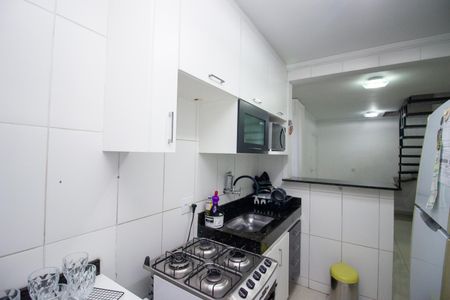 Apartamento à venda com 98m², 2 quartos e 1 vaga Apartamento à venda com 98m², 2 quartos e 1 vagaCozinha e Área de Serviço