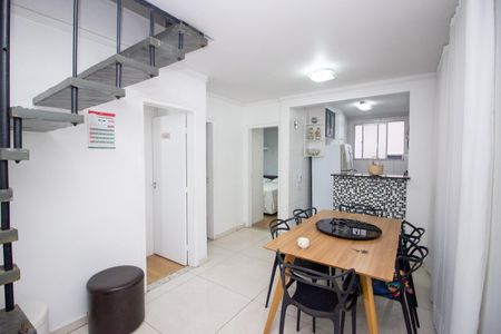 Apartamento à venda com 98m², 2 quartos e 1 vaga Apartamento à venda com 98m², 2 quartos e 1 vagaSala