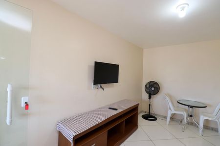 Sala de casa de condomínio para alugar com 1 quarto, 45m² em Praia do Flamengo, Salvador