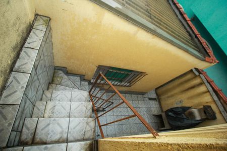 Casa à venda com 125m², 2 quartos e 2 vagasEscada