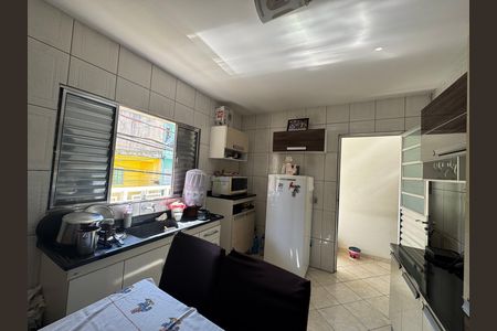 Casa à venda com 182m², 4 quartos e 2 vagas Casa à venda com 182m², 4 quartos e 2 vagasCozinha - Casa 2