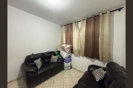 Casa à venda com 182m², 4 quartos e 2 vagas Casa à venda com 182m², 4 quartos e 2 vagasSala - Casa 2