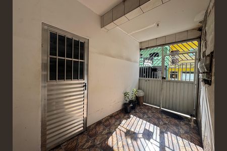 Casa à venda com 182m², 4 quartos e 2 vagas Casa à venda com 182m², 4 quartos e 2 vagasGaragem