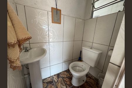 Casa à venda com 182m², 4 quartos e 2 vagas Casa à venda com 182m², 4 quartos e 2 vagasBanheiro 1