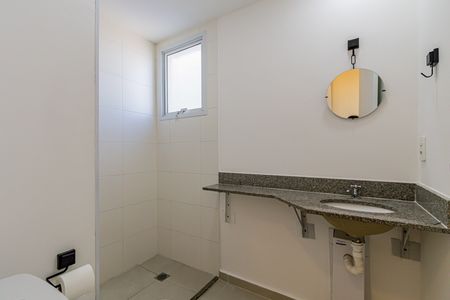 Apartamento à venda com 53m², 2 quartos e 1 vagaSuite - Banheiro