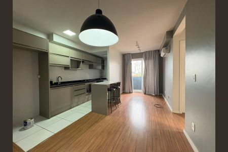Apartamento à venda com 61m², 1 quarto e 2 vagas Apartamento à venda com 61m², 1 quarto e 2 vagasSala