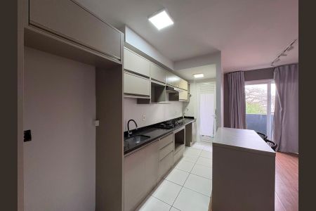 Apartamento à venda com 61m², 1 quarto e 2 vagas Apartamento à venda com 61m², 1 quarto e 2 vagasCozinha - Armários