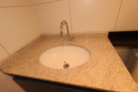 Apartamento à venda com 75m², 2 quartos e 1 vagaBanheiro Social - Pia