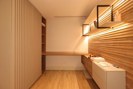 Apartamento à venda com 75m², 2 quartos e 1 vagaEscritório