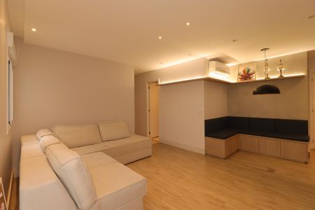 Apartamento à venda com 75m², 2 quartos e 1 vagaSala