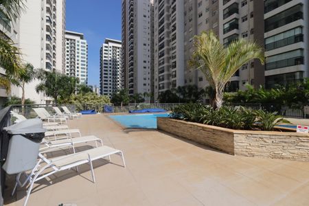 Apartamento à venda com 75m², 2 quartos e 1 vagaÁrea Comum - Piscina