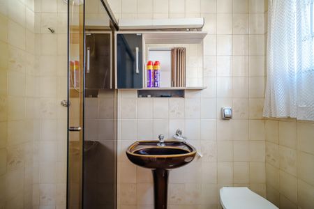 Casa para alugar com 125m², 3 quartos e 2 vagas Casa para alugar com 125m², 3 quartos e 2 vagasBanheiro da Suíte da Edícula