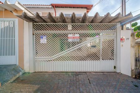 Casa para alugar com 125m², 3 quartos e 2 vagas Casa para alugar com 125m², 3 quartos e 2 vagasFachada