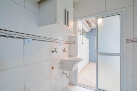 Apartamento para alugar com 67m², 2 quartos e 2 vagas Apartamento para alugar com 67m², 2 quartos e 2 vagasCozinha e Área de Serviço