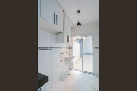 Apartamento para alugar com 67m², 2 quartos e 2 vagas Apartamento para alugar com 67m², 2 quartos e 2 vagasCozinha e Área de Serviço