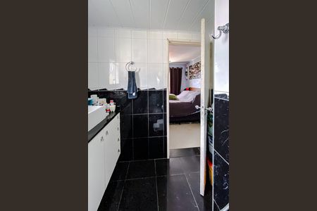 Apartamento à venda com 74m², 2 quartos e 1 vaga Apartamento à venda com 74m², 2 quartos e 1 vagaBanheiro da Suíte