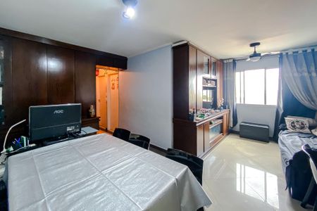 Apartamento à venda com 74m², 2 quartos e 1 vaga Apartamento à venda com 74m², 2 quartos e 1 vagaSala