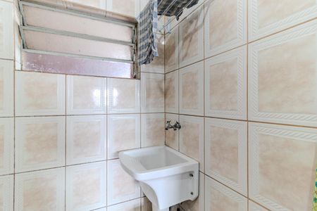 Banheiro de kitnet/studio para alugar com 1 quarto, 37m² em República, São Paulo