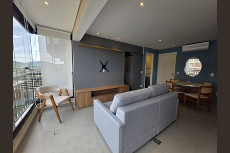 Sala de apartamento para alugar com 1 quarto, 40m² em Empresarial 18 do Forte, Barueri