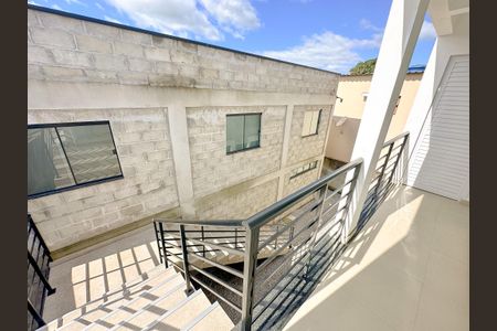 Studio para alugar com 25m², 1 quarto e sem vagaEscada