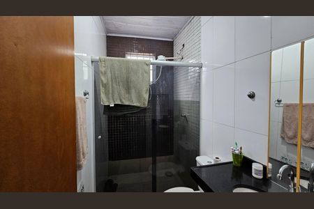 Casa à venda com 130m², 2 quartos e 2 vagas Casa à venda com 130m², 2 quartos e 2 vagasBanheiro