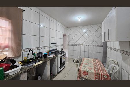 Casa à venda com 130m², 2 quartos e 2 vagas Casa à venda com 130m², 2 quartos e 2 vagasCozinha