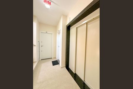 Apartamento para alugar com 65m², 2 quartos e 1 vagaHall social