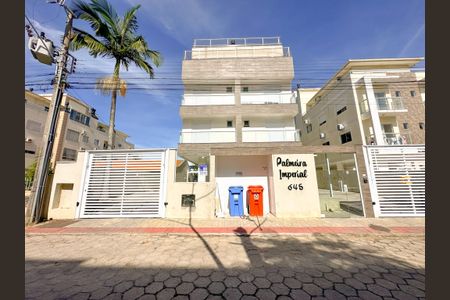 Apartamento para alugar com 65m², 2 quartos e 1 vagaFachada