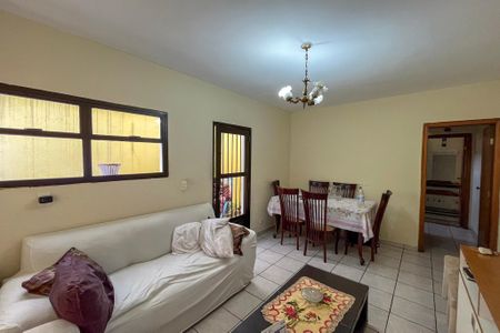 Sala de casa à venda com 4 quartos, 128m² em Vila Santo Estefano, São Paulo