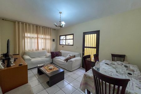Sala de casa à venda com 4 quartos, 128m² em Vila Santo Estefano, São Paulo