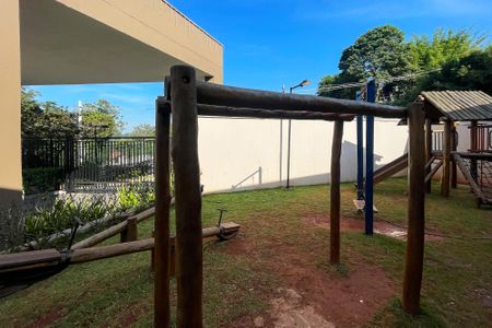 Apartamento para alugar com 47m², 2 quartos e 1 vaga Apartamento para alugar com 47m², 2 quartos e 1 vagaÁrea comum - Playground