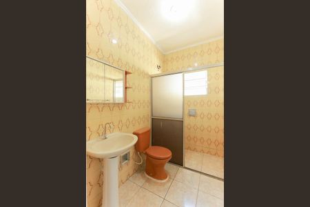 Casa para alugar com 110m², 2 quartos e 2 vagas Casa para alugar com 110m², 2 quartos e 2 vagasBanheiro