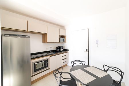 Studio para alugar com 35m², 1 quarto e 1 vaga Studio para alugar com 35m², 1 quarto e 1 vagaCozinha