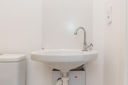 Banheiro de kitnet/studio à venda com 1 quarto, 17m² em Vila Nilo, São Paulo