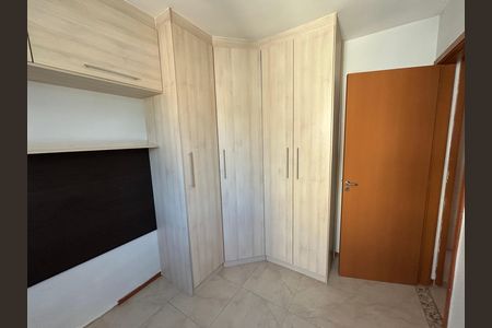 Quarto 1 de apartamento para alugar com 2 quartos, 49m² em Cascadura, Rio de Janeiro